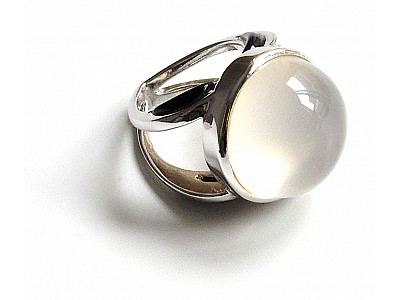 Fine Moon stone Cabochon Silver Ring